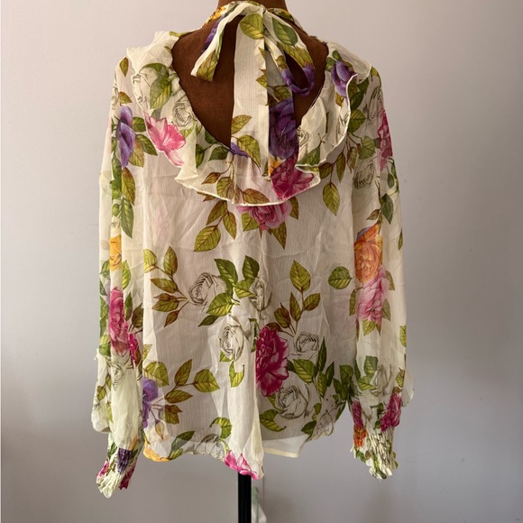 Zara Floral Flowy Blouse. - Picture 3 of 5